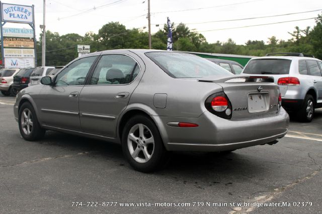 2000 Nissan Maxima G2500 Van