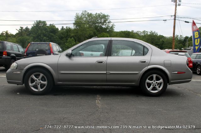 2000 Nissan Maxima G2500 Van