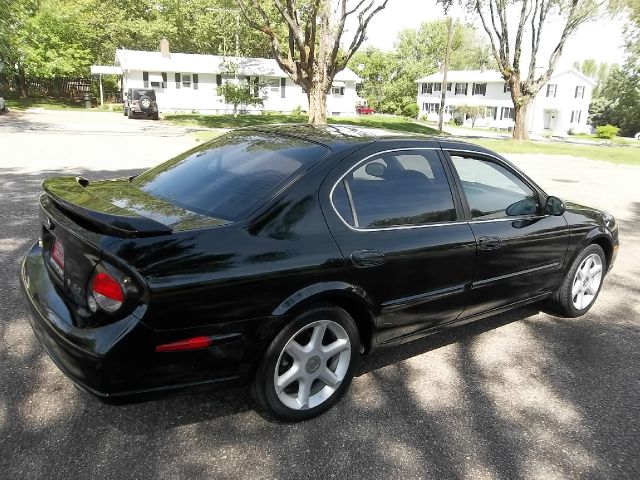 2000 Nissan Maxima SE
