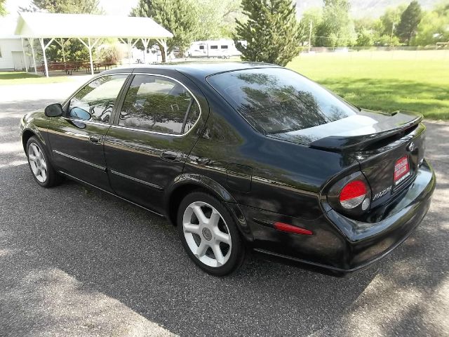 2000 Nissan Maxima SE