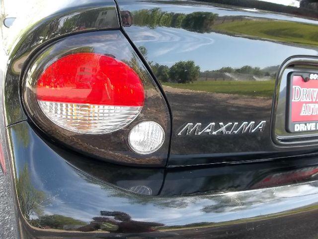 2000 Nissan Maxima SE