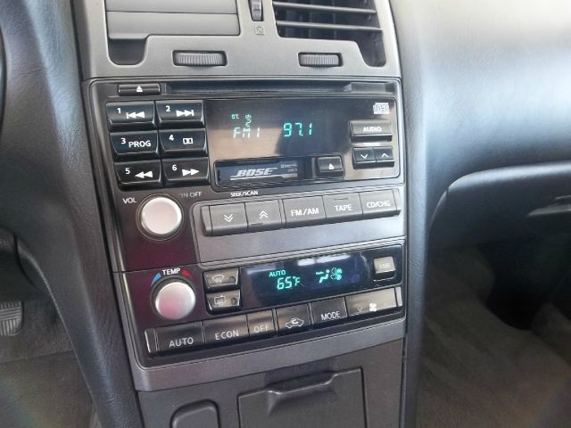 2000 Nissan Maxima SE