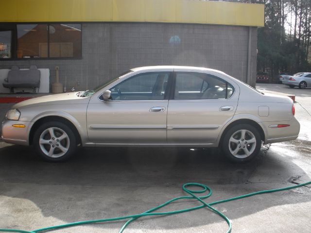 2000 Nissan Maxima SE
