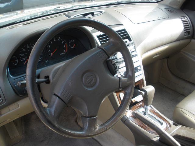 2000 Nissan Maxima SE
