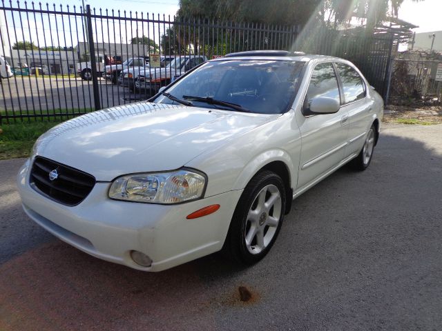 2000 Nissan Maxima SE