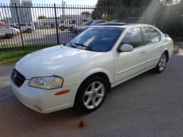 2000 Nissan Maxima SE