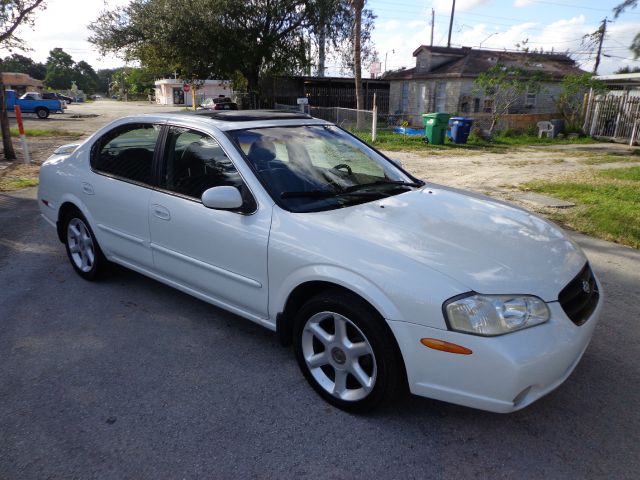 2000 Nissan Maxima SE