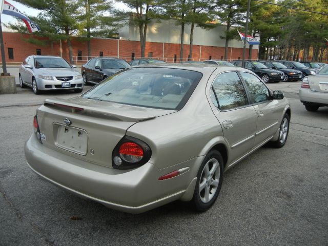 2001 Nissan Maxima SE