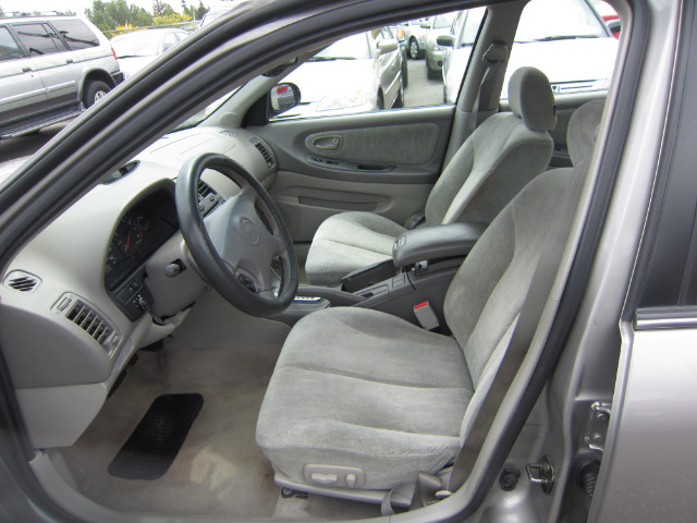 2001 Nissan Maxima SES Standard FF