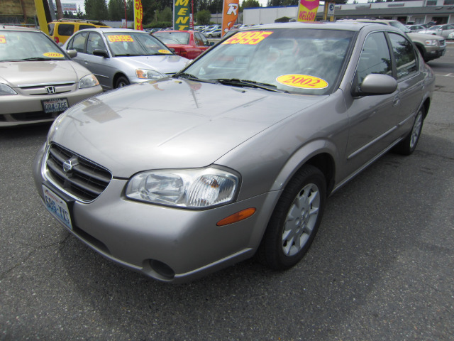 2001 Nissan Maxima SES Standard FF