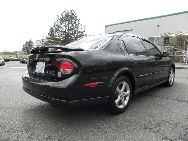 2001 Nissan Maxima SES Standard FF