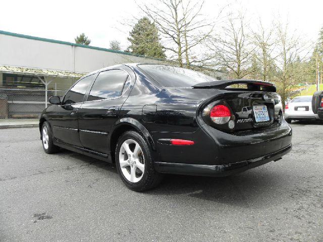 2001 Nissan Maxima SES Standard FF