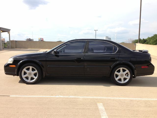 2001 Nissan Maxima SES Standard FF
