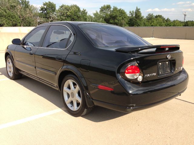 2001 Nissan Maxima SES Standard FF