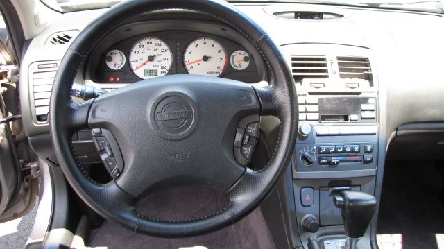 2001 Nissan Maxima SE