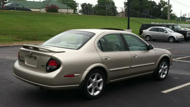 2001 Nissan Maxima SE
