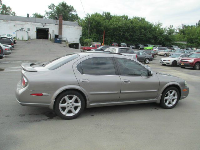 2002 Nissan Maxima SE