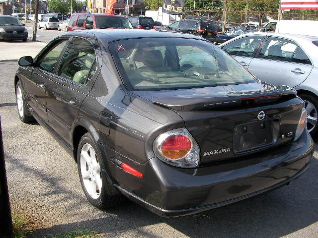 2002 Nissan Maxima SE