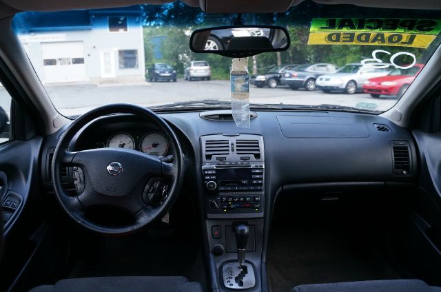 2003 Nissan Maxima SE