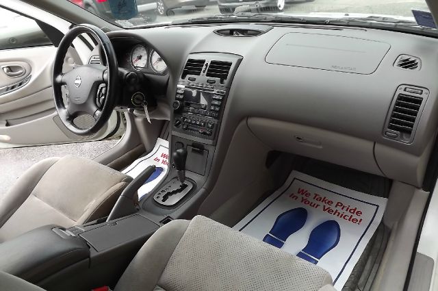 2003 Nissan Maxima SE