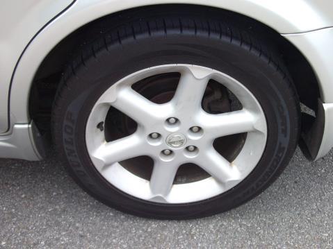 2003 Nissan Maxima R1