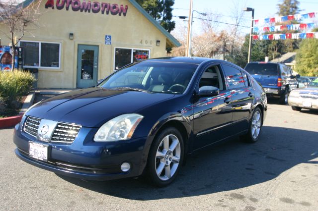 2004 Nissan Maxima SE