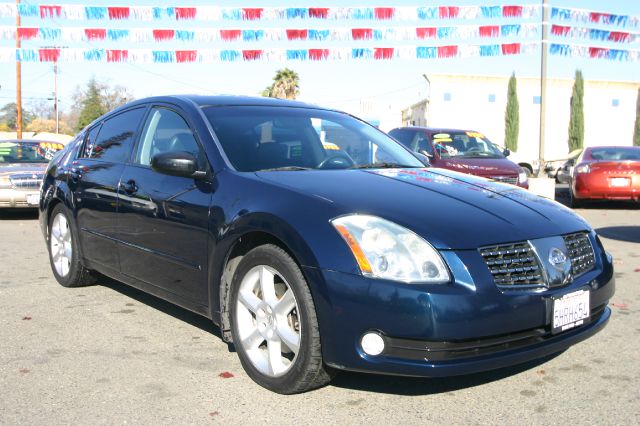2004 Nissan Maxima SE