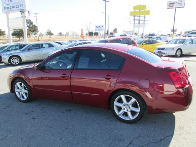 2004 Nissan Maxima SE