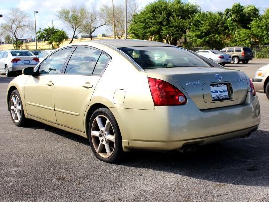 2004 Nissan Maxima SE