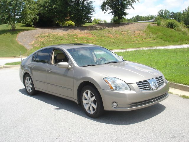 2004 Nissan Maxima SE