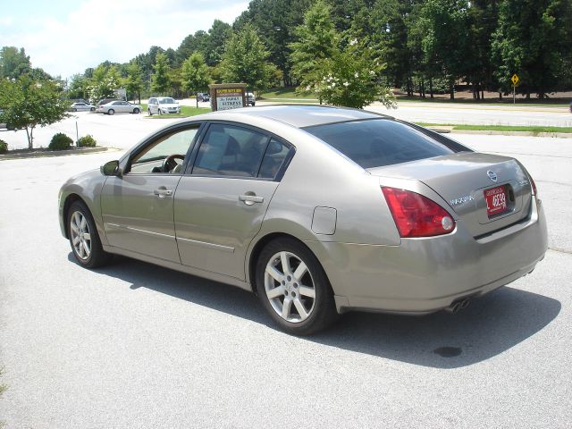 2004 Nissan Maxima SE