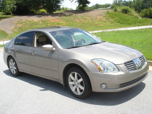2004 Nissan Maxima SE