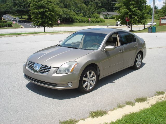 2004 Nissan Maxima SE