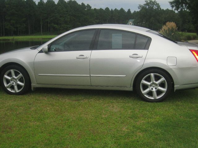 2004 Nissan Maxima SE