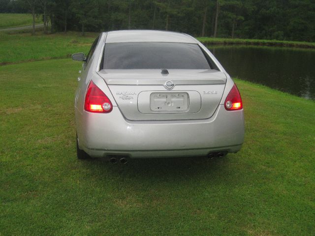 2004 Nissan Maxima SE