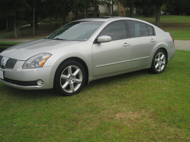 2004 Nissan Maxima SE