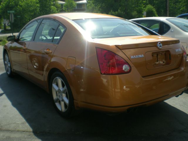2004 Nissan Maxima SE