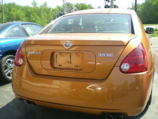 2004 Nissan Maxima SE