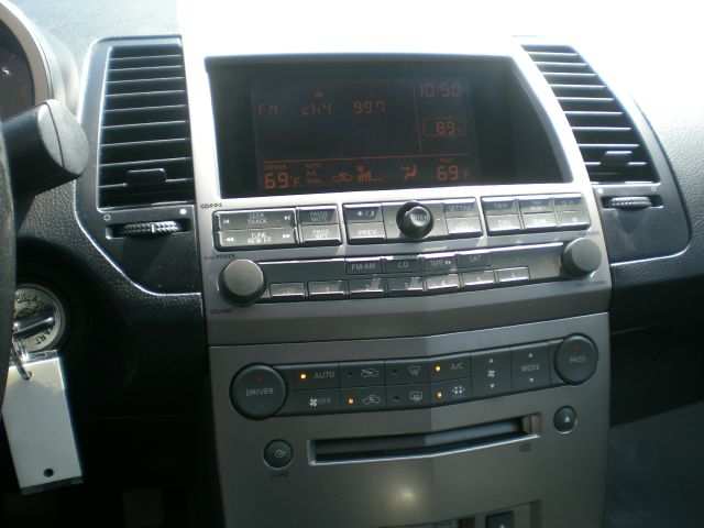 2004 Nissan Maxima SE