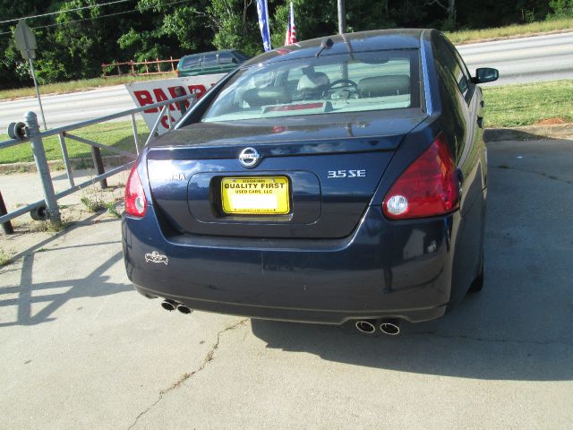 2004 Nissan Maxima SE