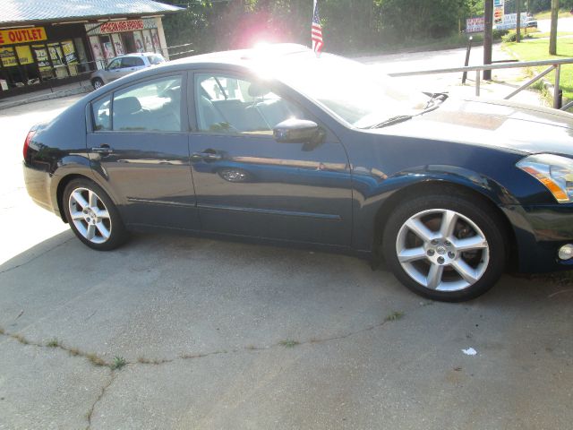 2004 Nissan Maxima SE