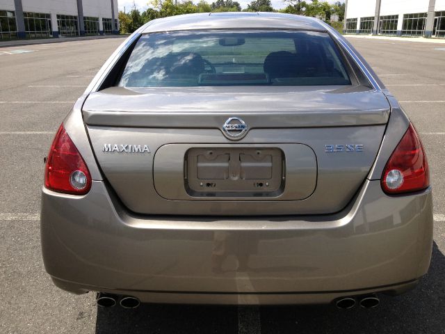 2004 Nissan Maxima SE