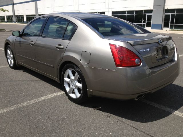 2004 Nissan Maxima SE