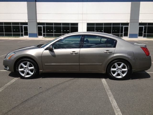 2004 Nissan Maxima SE