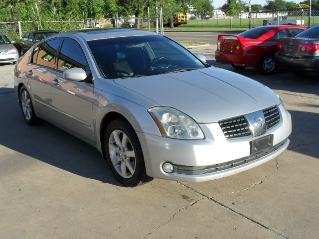 2004 Nissan Maxima Flt/wideside 1