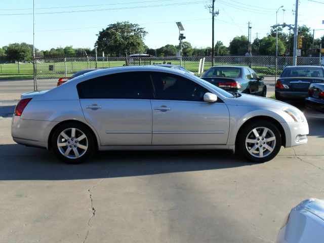 2004 Nissan Maxima Flt/wideside 1