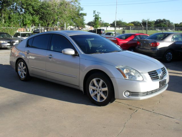 2004 Nissan Maxima Flt/wideside 1