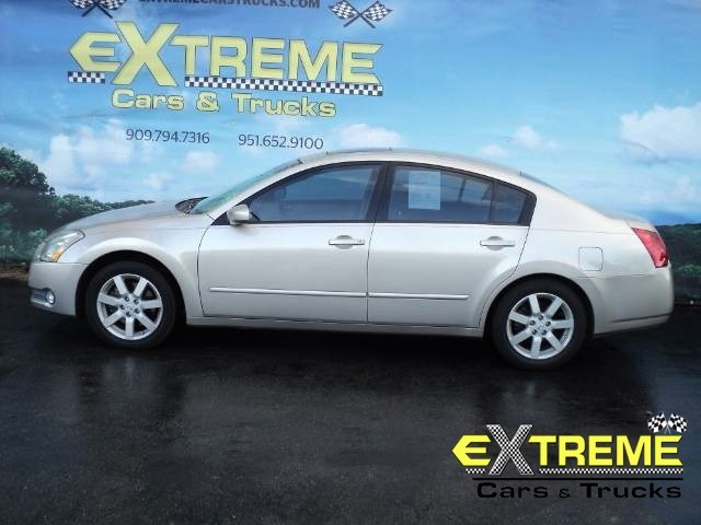 2004 Nissan Maxima SE