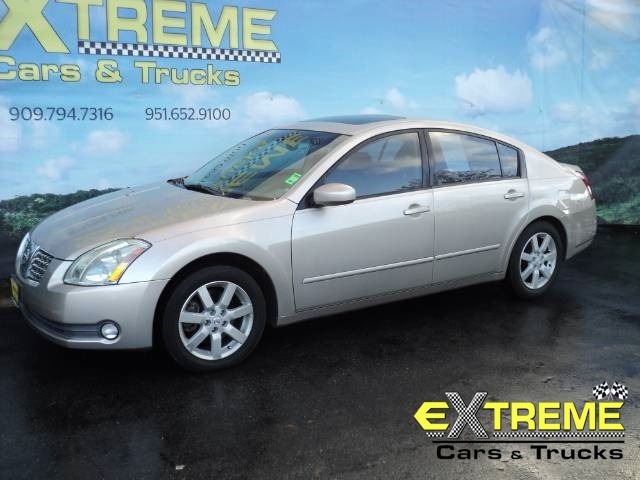 2004 Nissan Maxima SE