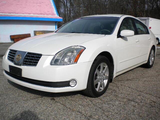 2004 Nissan Maxima SE
